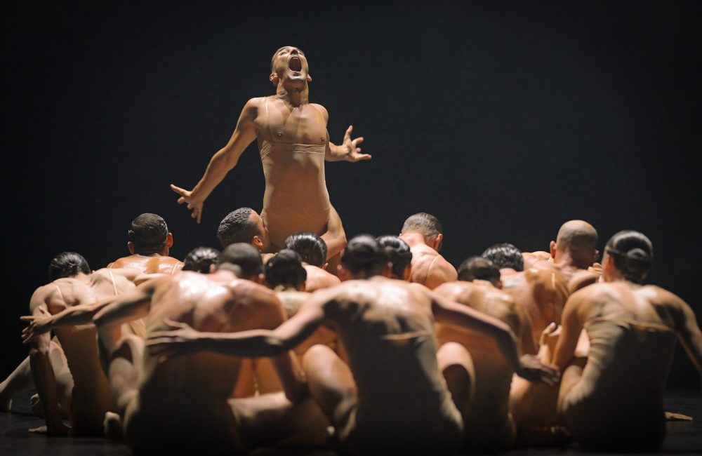 Soul-Chain_Paul-Elie-tanzmainz-Ensemble-c-Andreas-Etter-2048x1365